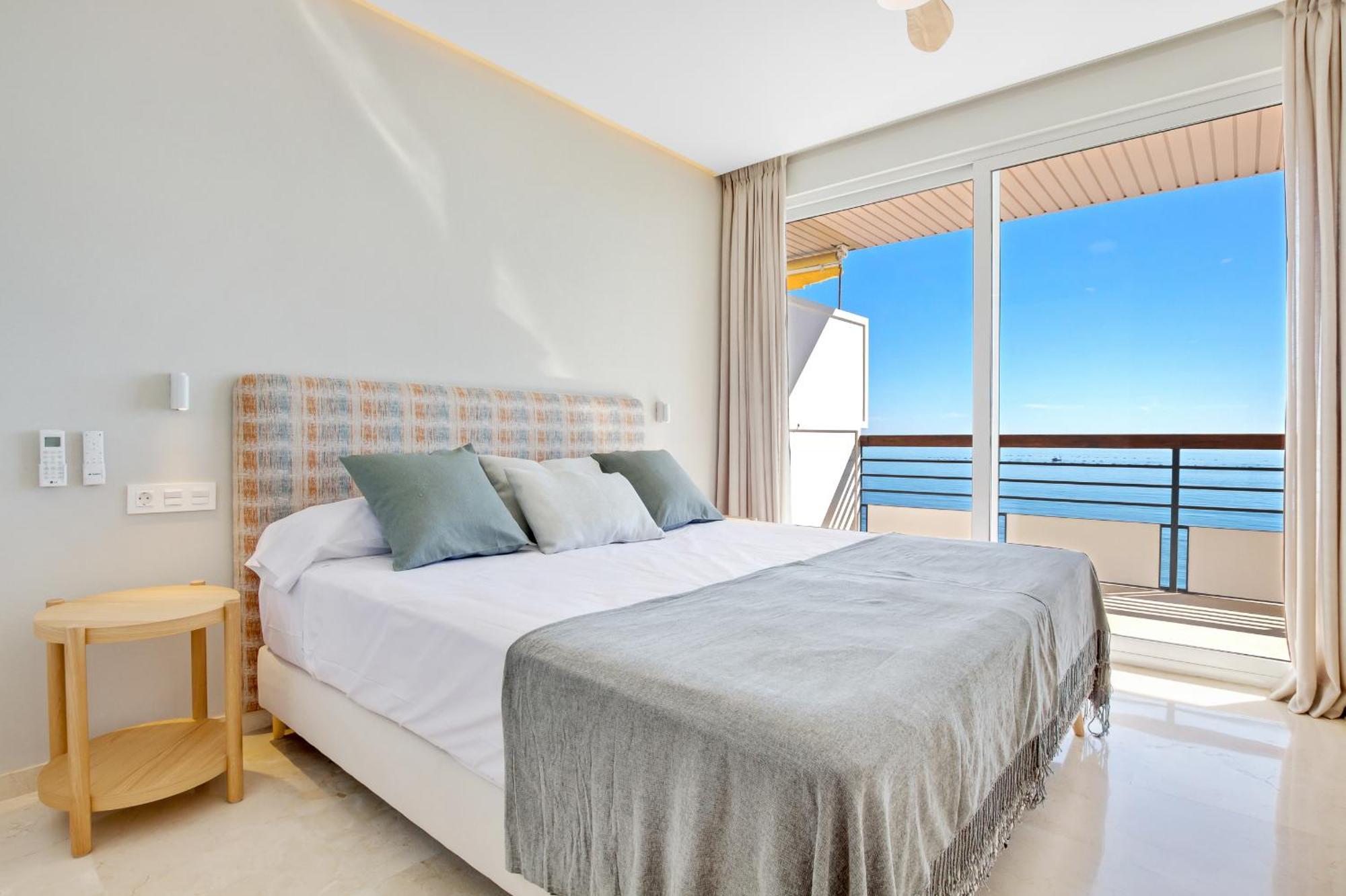 Santa Clara Modern & Exclusive Seafront Apartment Торремолинос Экстерьер фото