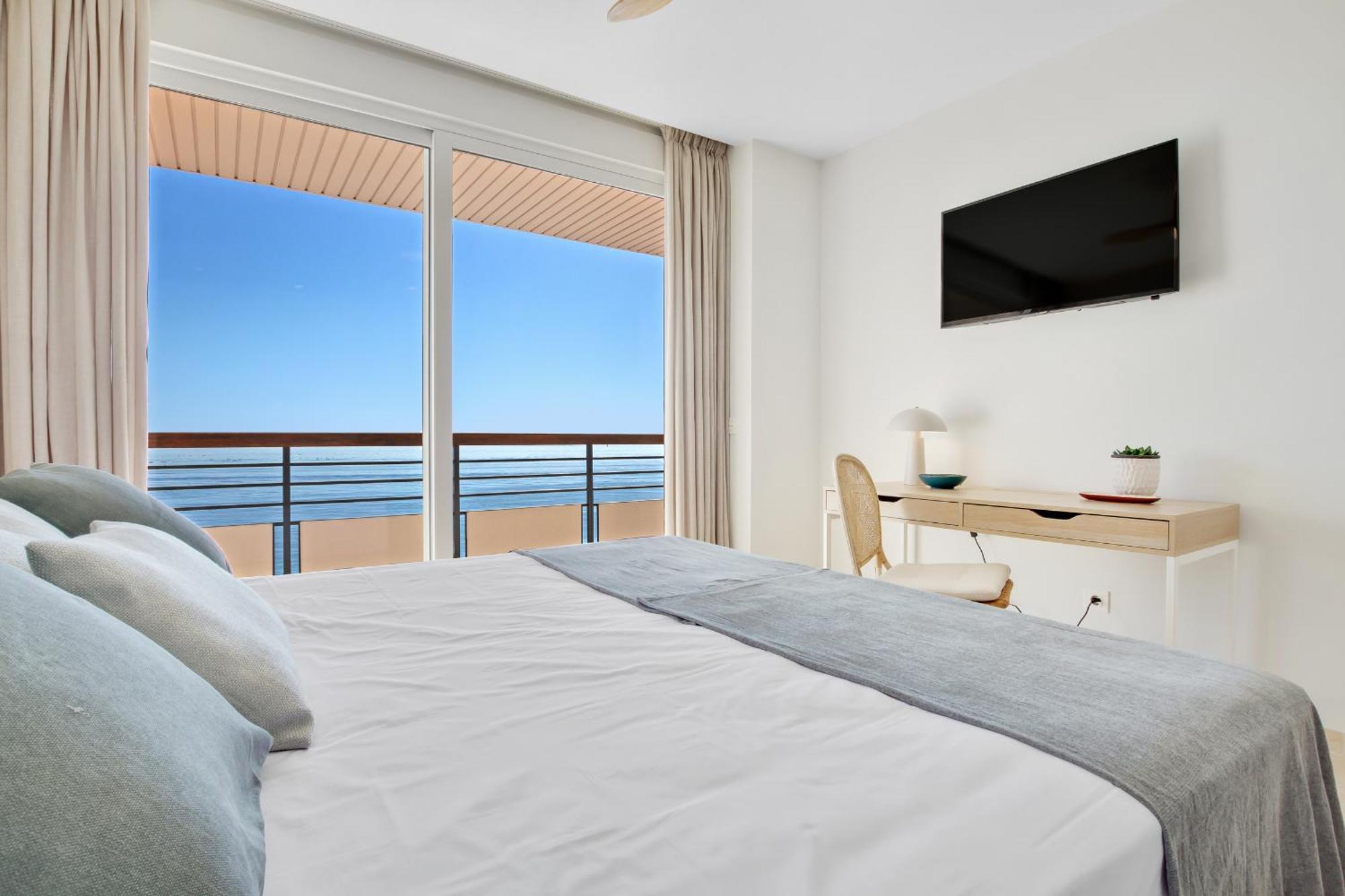 Santa Clara Modern & Exclusive Seafront Apartment Торремолинос Экстерьер фото