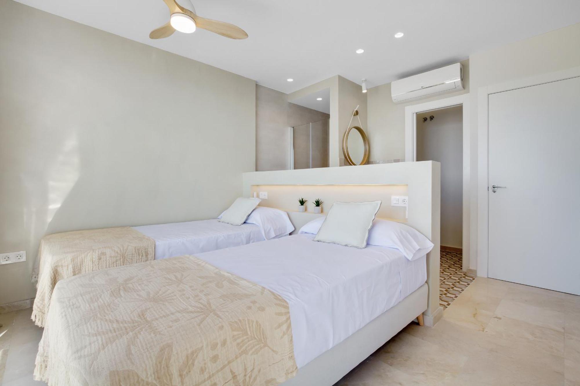 Santa Clara Modern & Exclusive Seafront Apartment Торремолинос Экстерьер фото