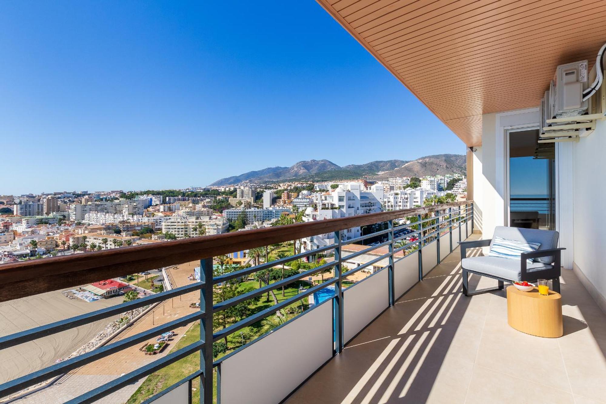 Santa Clara Modern & Exclusive Seafront Apartment Торремолинос Экстерьер фото