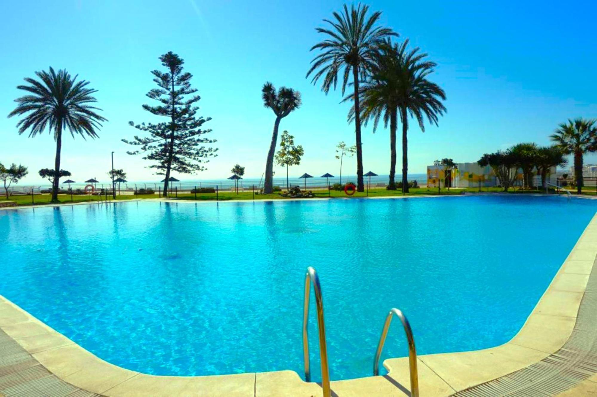 Santa Clara Modern & Exclusive Seafront Apartment Торремолинос Экстерьер фото