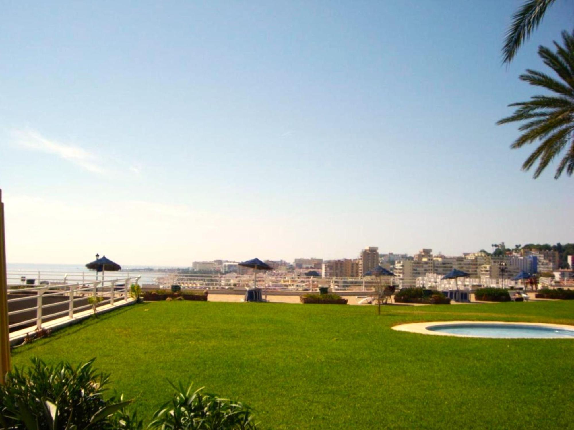 Santa Clara Modern & Exclusive Seafront Apartment Торремолинос Экстерьер фото