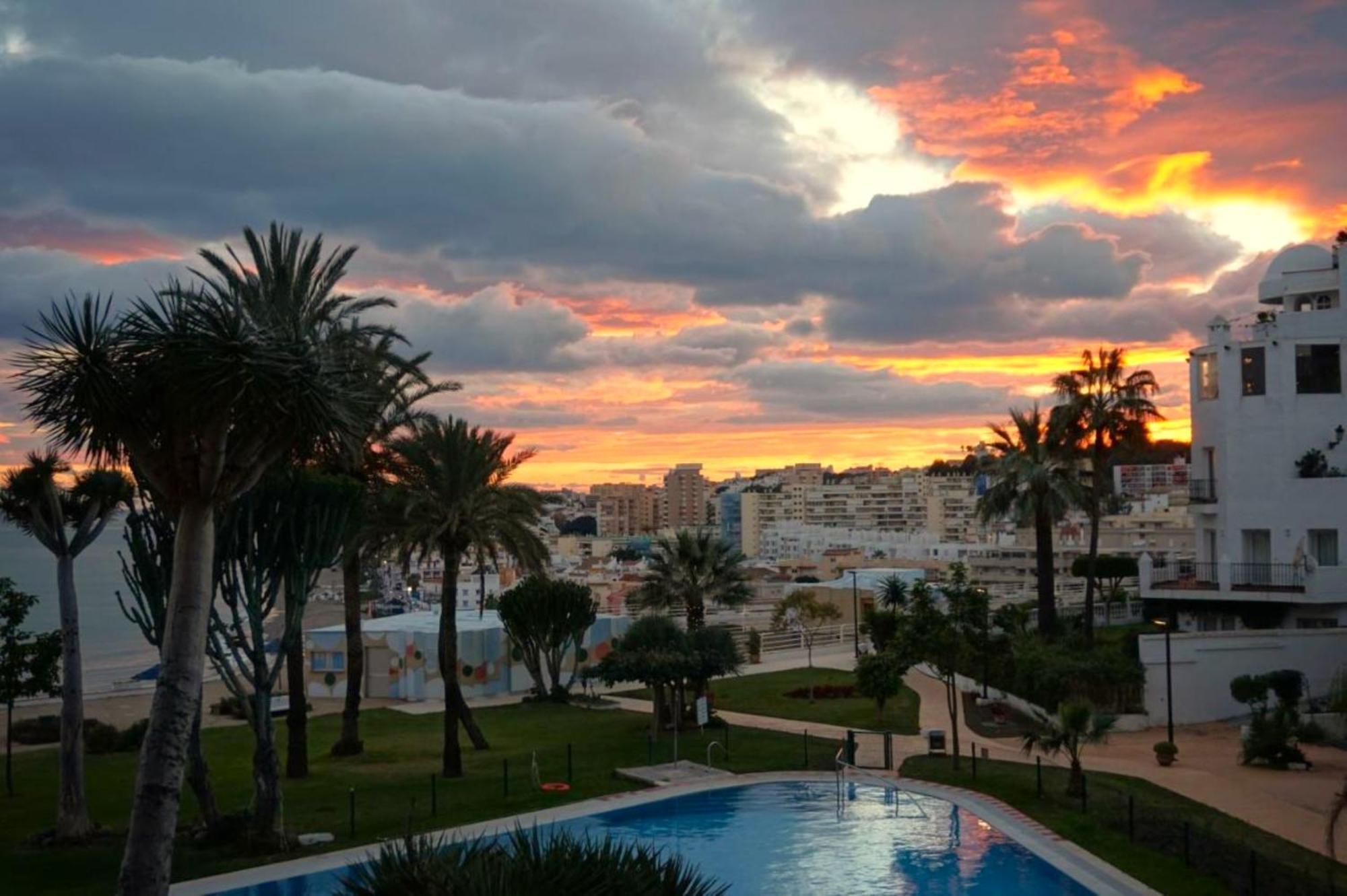 Santa Clara Modern & Exclusive Seafront Apartment Торремолинос Экстерьер фото