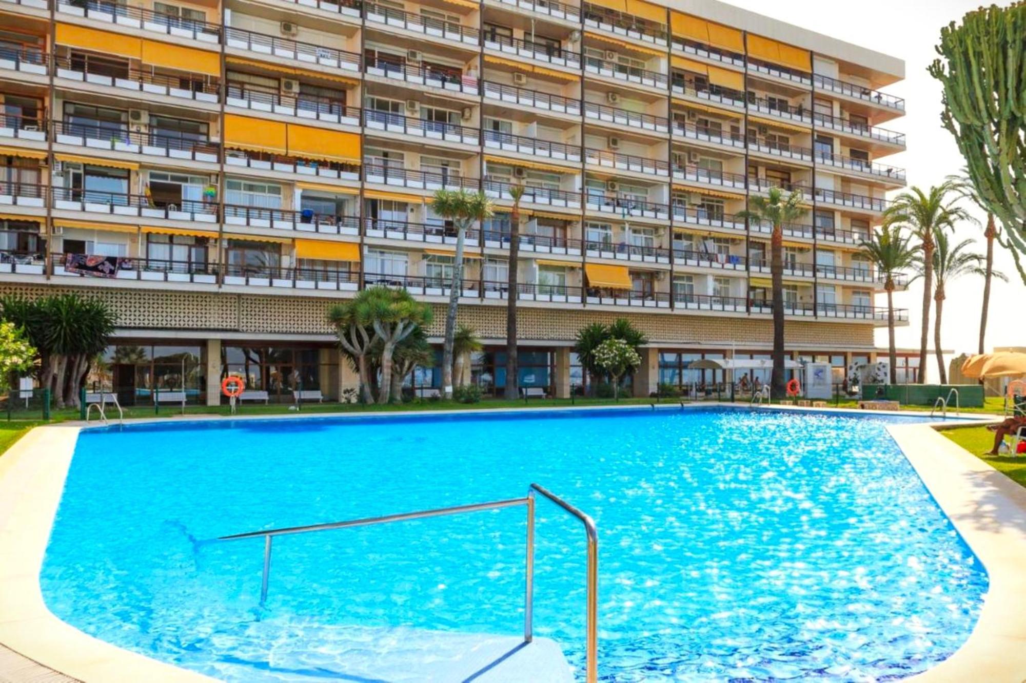 Santa Clara Modern & Exclusive Seafront Apartment Торремолинос Экстерьер фото