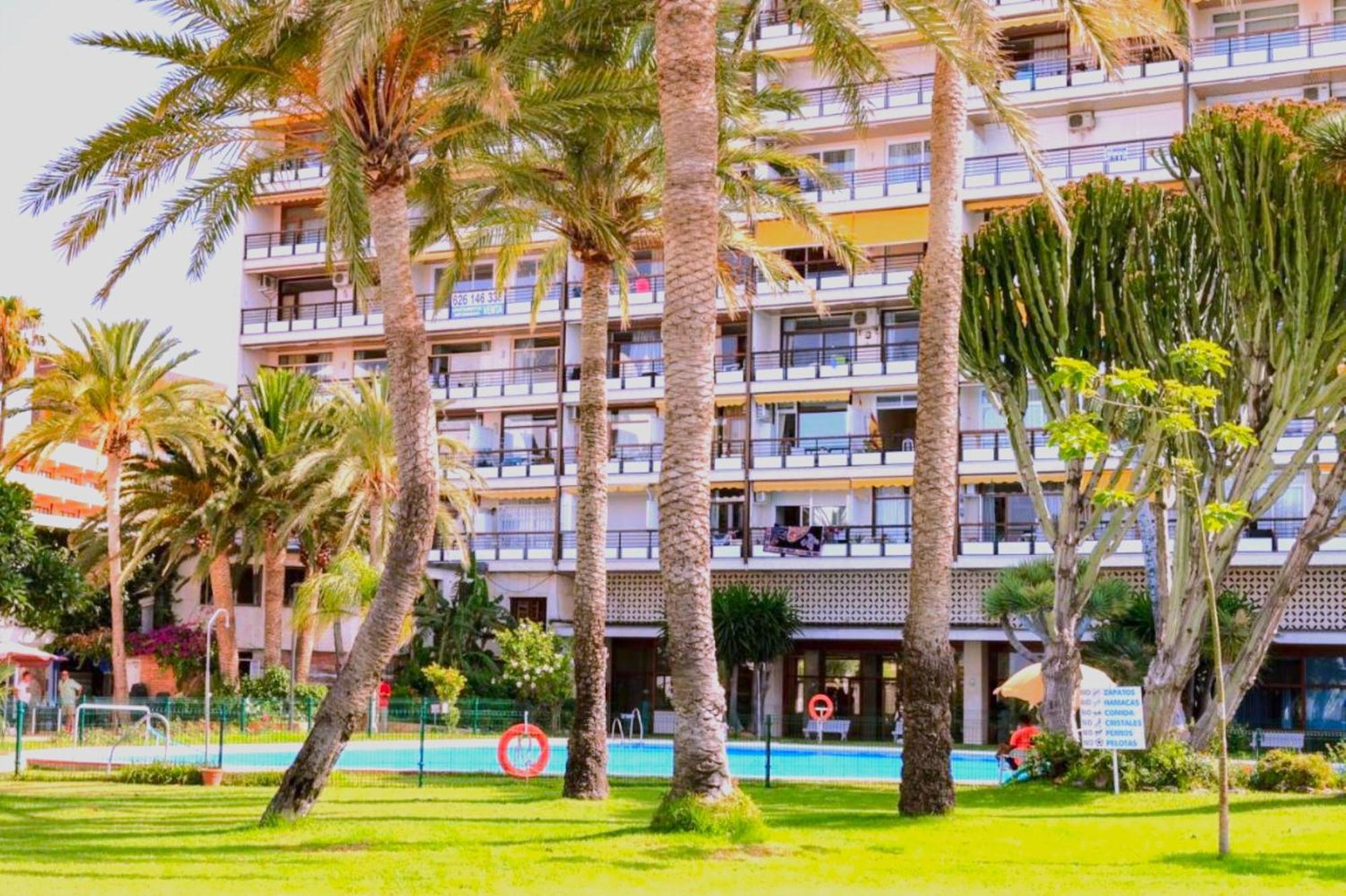 Santa Clara Modern & Exclusive Seafront Apartment Торремолинос Экстерьер фото