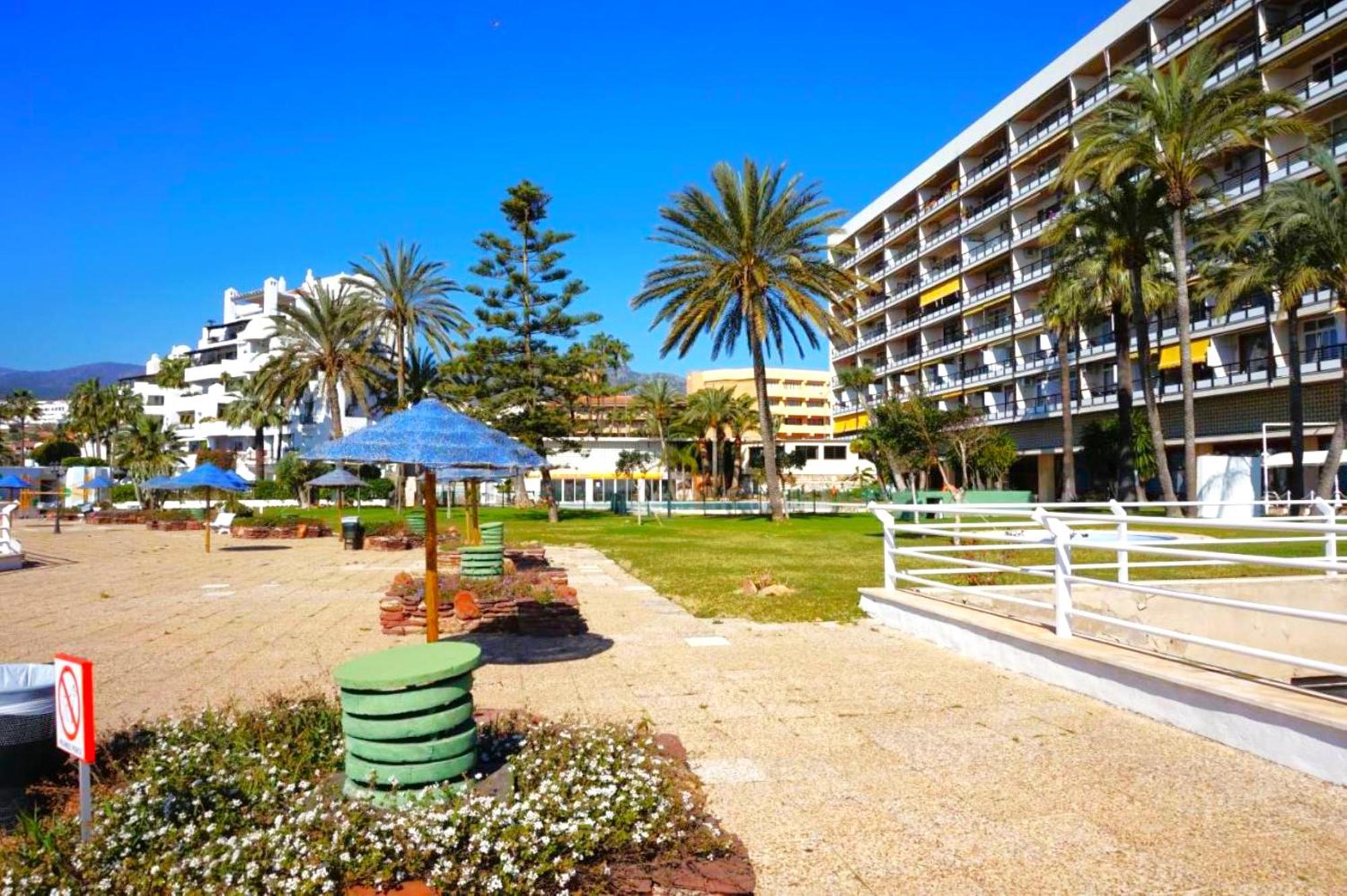 Santa Clara Modern & Exclusive Seafront Apartment Торремолинос Экстерьер фото